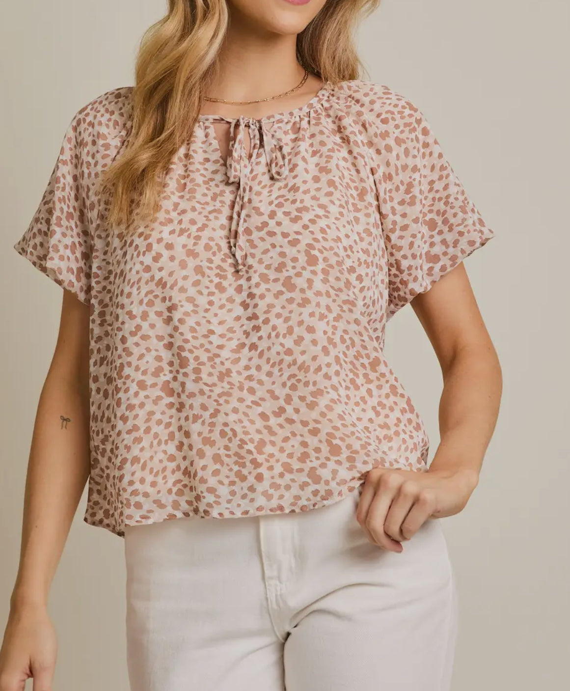 Notch neck puff sleeve top