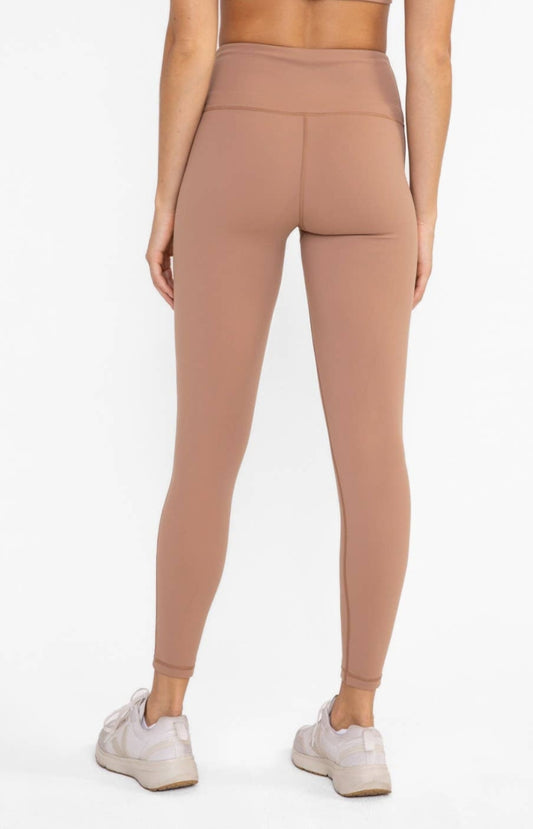 Bronze - Performance Essential Highwaist Leggings - Nude