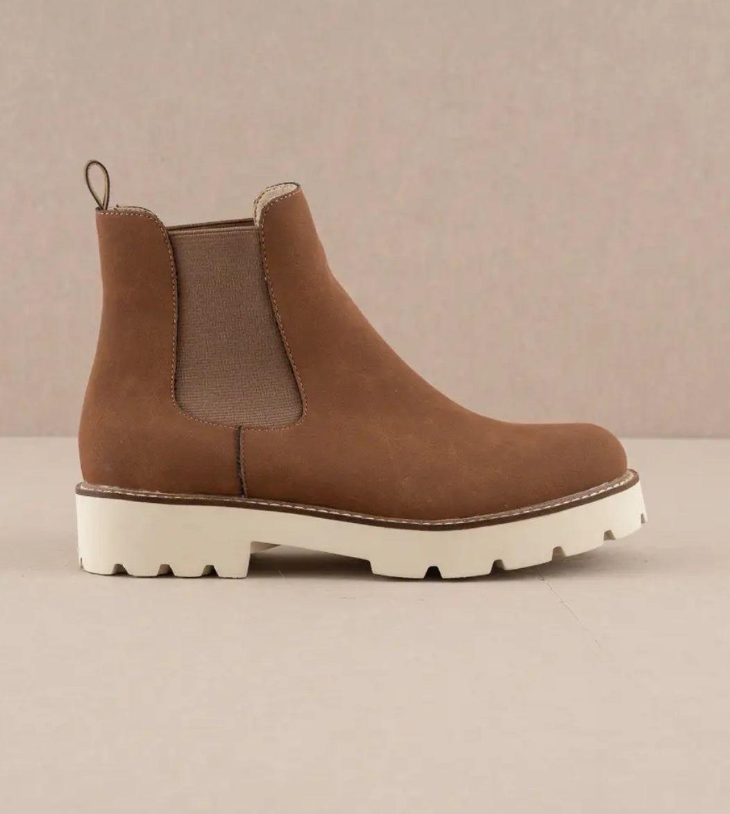 The Gianna Brown | Chunky Sole Chelsea Boot