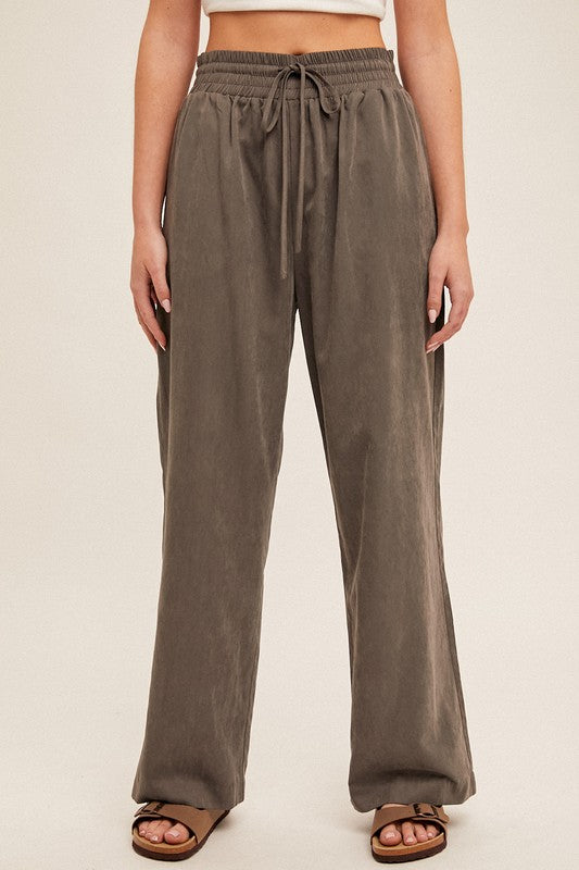 Wide leg pants with pockets
