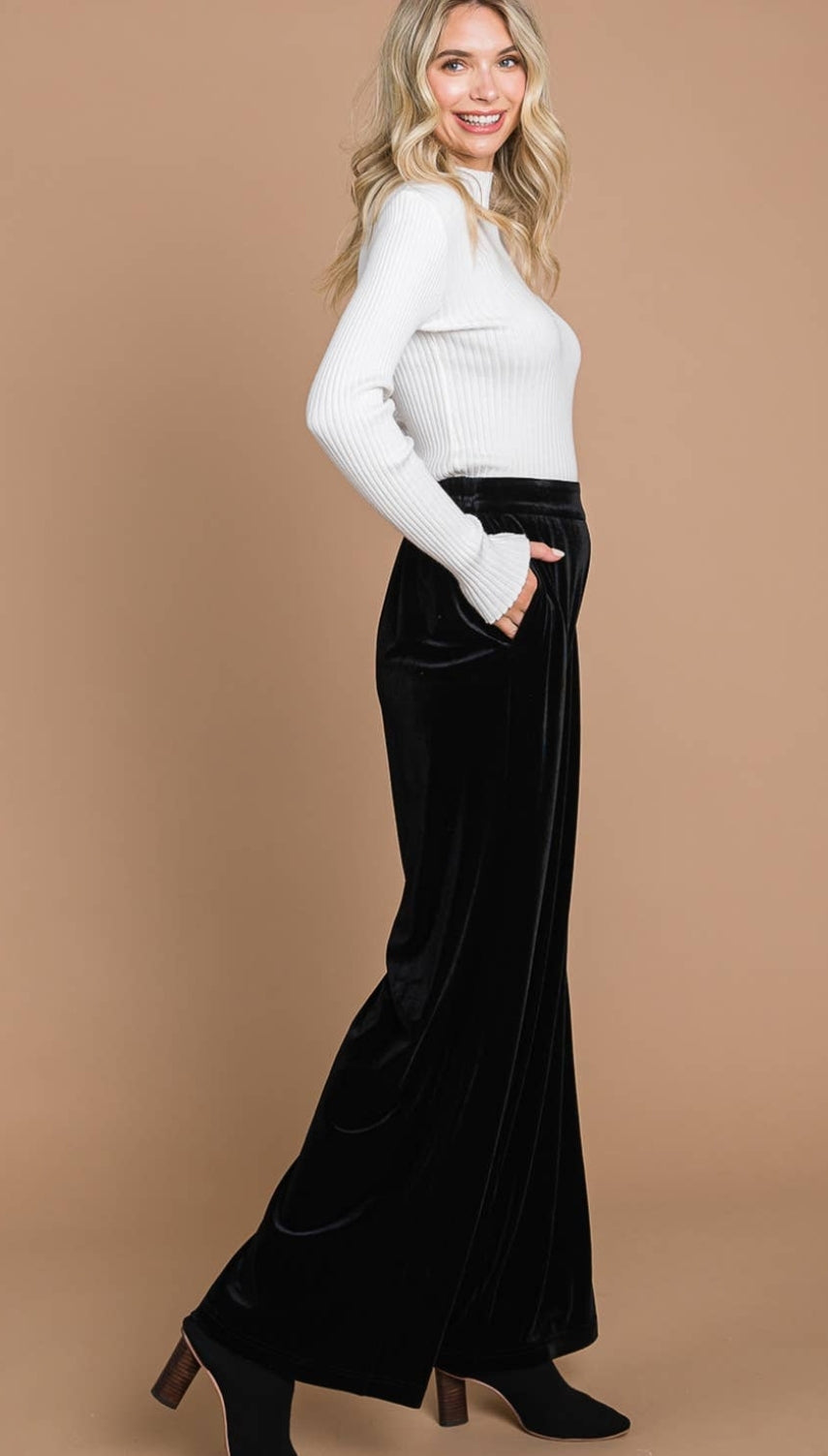 Velvet Stretched Wide Leg Pant