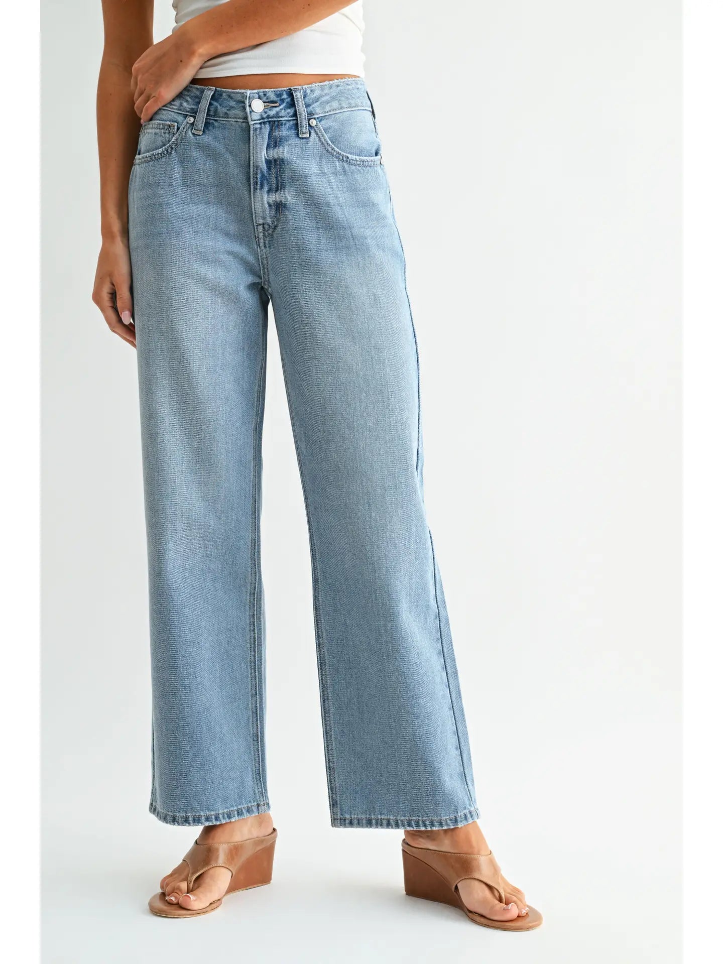 High Rise Loose Fit Straight - Light Denim - DP901N