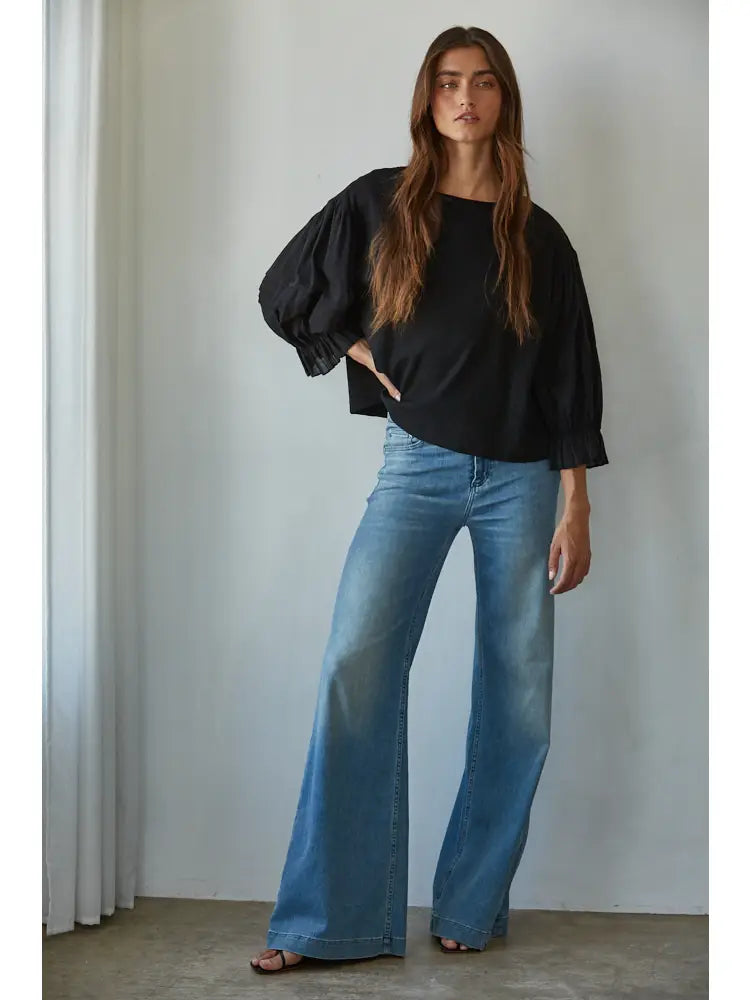 Knit Quarter Balloon Sleeve Top with Pleat Detail