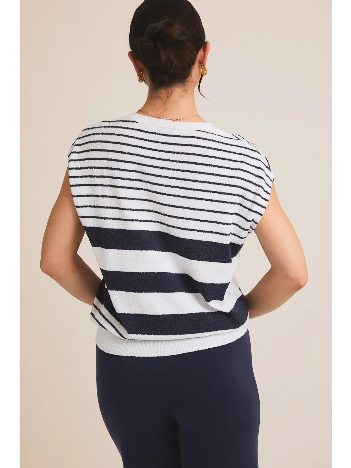 Crew Neck Wide Shoulder Stripe Knit Top