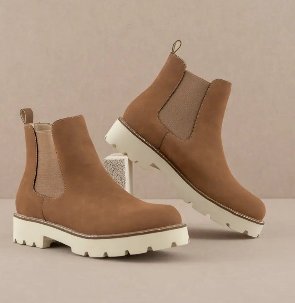 The Gianna Brown | Chunky Sole Chelsea Boot