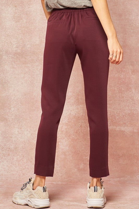 Solid Tapered Cropped Pants with Pockets !