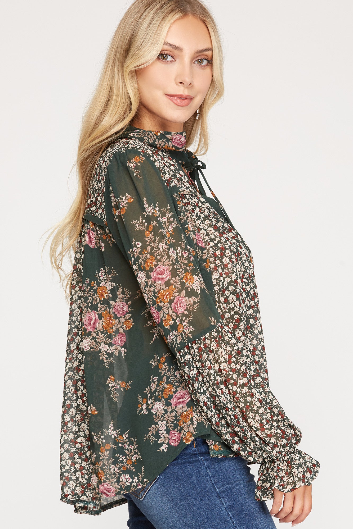 Long Sleeve Woven Floral Top!