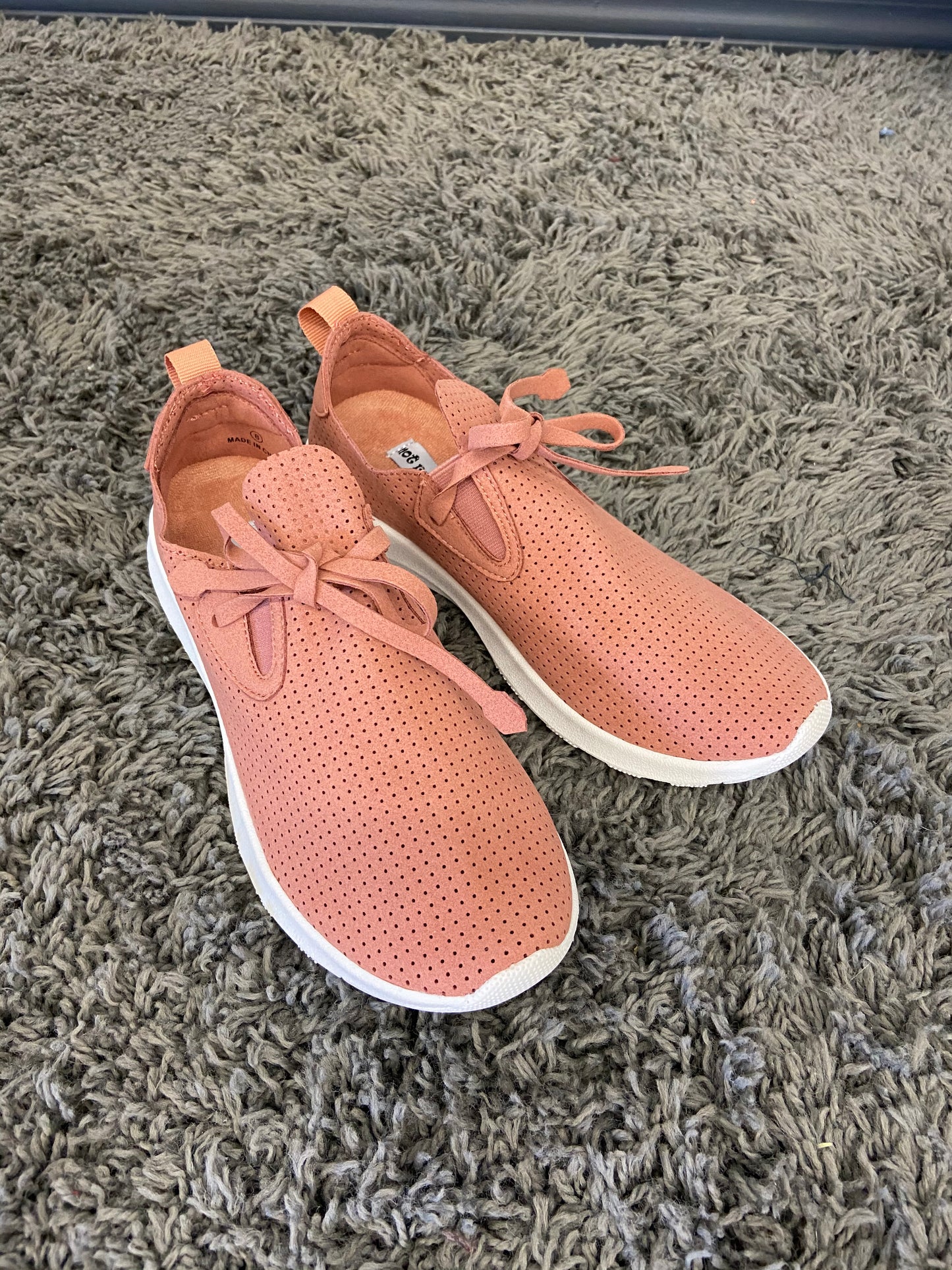 Salmon Out the Door Sneakers 653MA