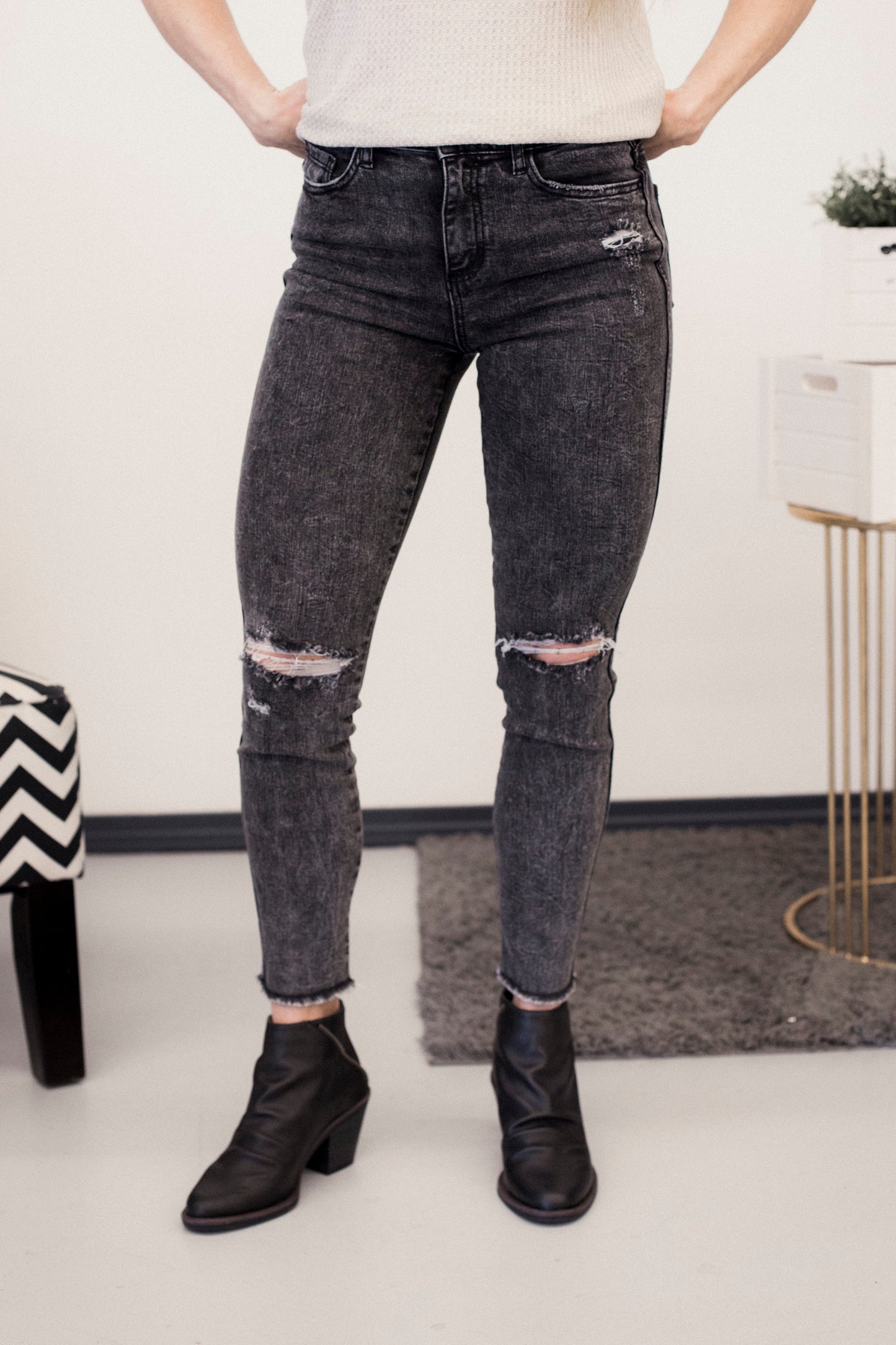 SP High Rise Ankle Skinny Jeans With Knee Distress
